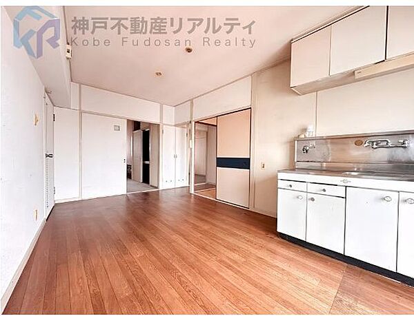 壁付けタイプのキッチンなのでお料理に集中できます♪