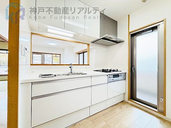 ◆玄関にトランクルーム完備♪
