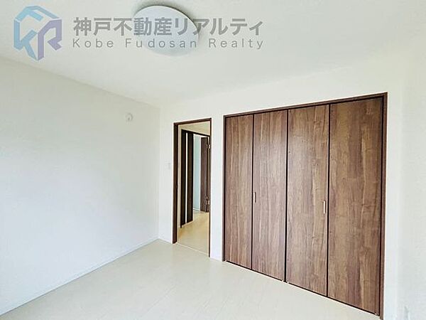 お掃除も簡単で家具の配置も自由自在♪