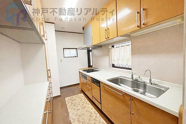 ・収納豊富でキッチン周りもすっきり♪※室内写真は家具消し加工をしたものです。