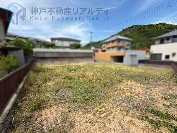お庭や駐車スペースも検討しやすい条件です♪