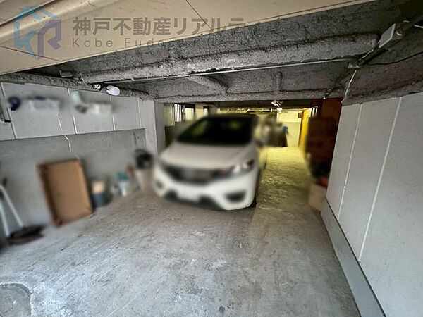 お車駐車スペース2台分(車種制限有)