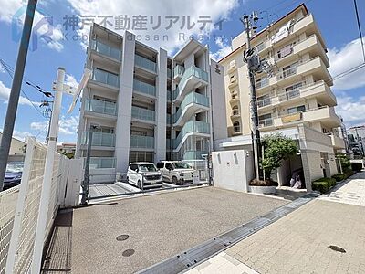 外観:・マリンピア神戸まで徒歩9分♪・空き家につき随時ご内覧受付中♪即日のご内覧希望もお気軽にお問い合わせください♪ 外観:・マリンピア神戸まで徒歩9分♪・空き家につき随時ご内覧受付中♪即日のご内覧希望もお気軽にお問い合わせください♪