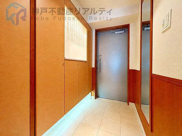 玄関にはシューズボックス♪ご家族のお履物も制k里しやすいですね♪※画像加工により家具を消しています