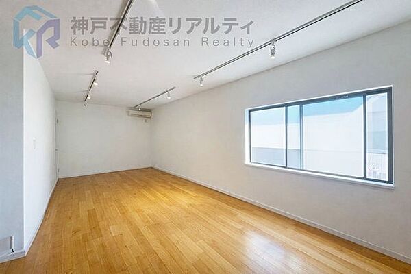 ※写真は家具消し加工を施しております。◆2階リビングですので、周囲からの視線も気にならずゆっくりとお寛ぎいただけます♪