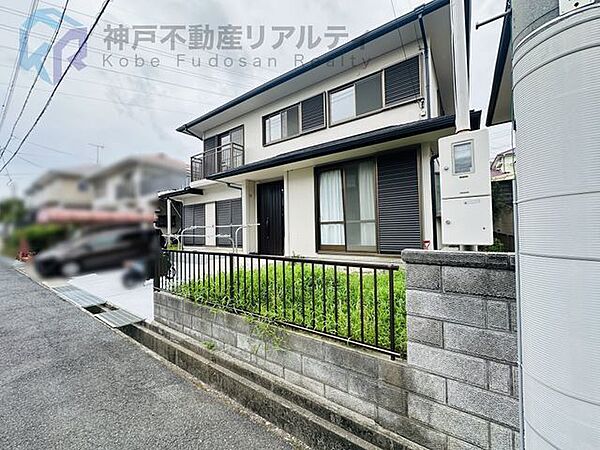 ◇リビングは14帖あり、ご家族での暮らしに敵しています♪
