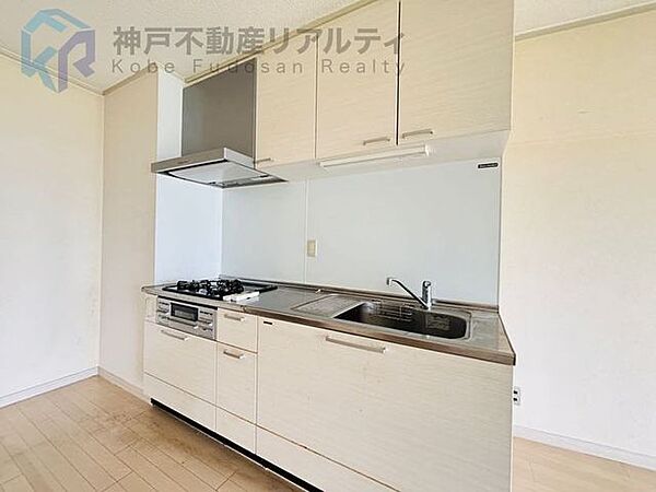 ・お料理好きには嬉しい3口コンロ♪