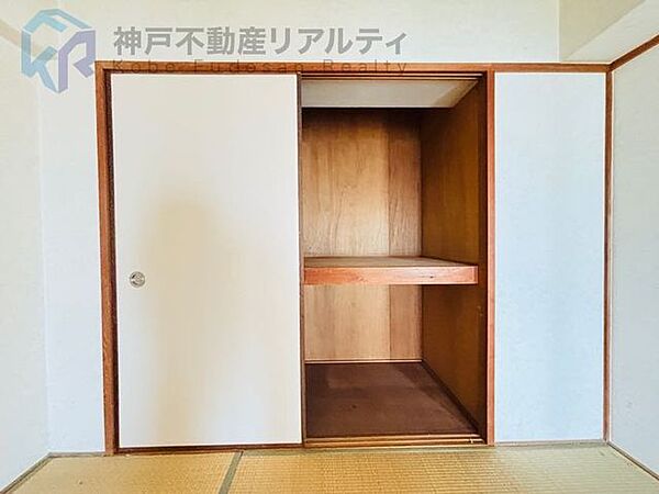 ・各居室に収納スペースあり♪