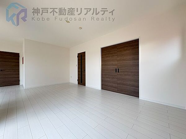 ◇各居室にクローゼット付き♪
