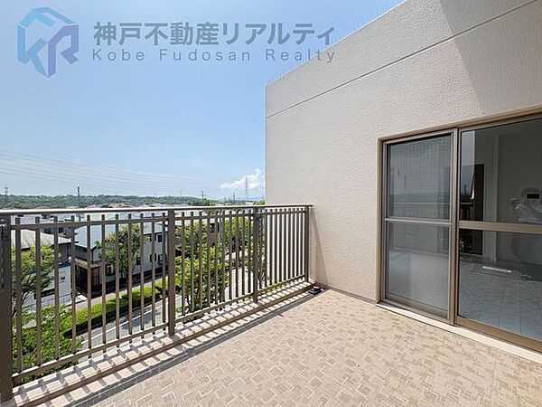 ◇バルコニーは4か所♪2ヵ所はルーフバルコニーとなっております♪