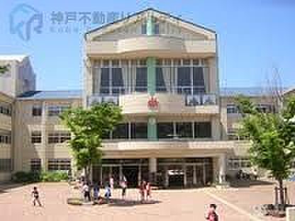 神戸市立井吹西小学校 徒歩6分。 410m