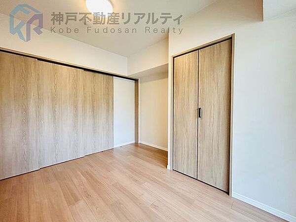 クローゼットがございますのでお洋服の収納にも便利です♪