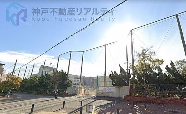 神戸市立吉田中学校 徒歩7分。 490m