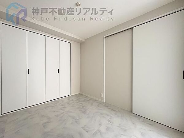 クローゼットがございますのでお洋服の収納にも便利です♪