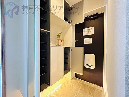シューズボックスのある玄関♪ご家族のお履物も整理しやすいですね♪