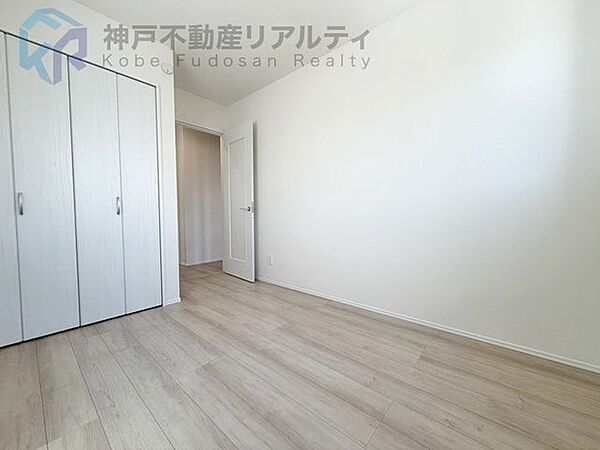 クローゼット付きの洋室につきお荷物が整理しやすいですね♪
