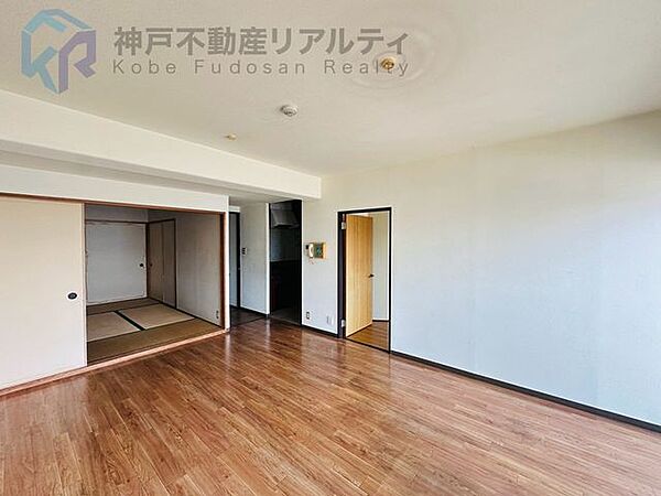 南東向きにつき陽当たり良好♪