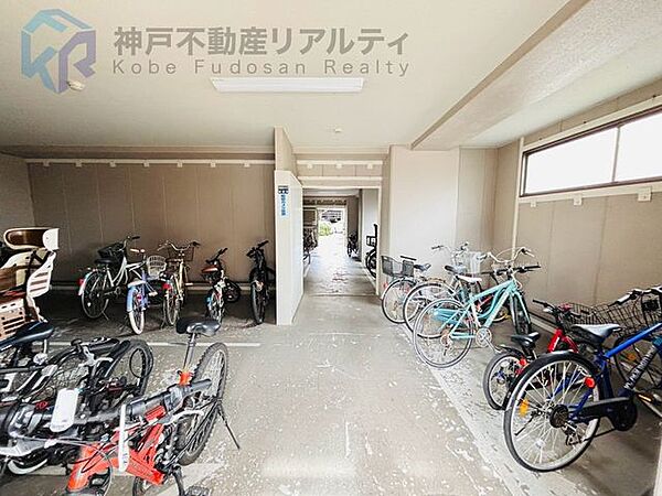 屋内駐輪場ございます♪※空き状況は管理会社へお問い合わせください。