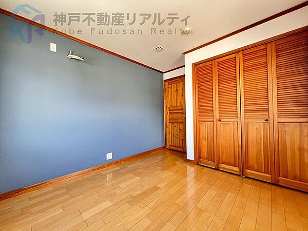 ・お洒落な壁紙の室内♪