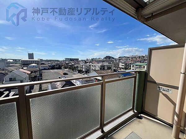 バルコニーからの眺望は良好です♪