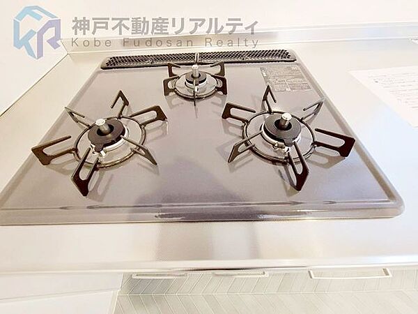 3口コンロ♪複数メニューに同時料理もできます♪