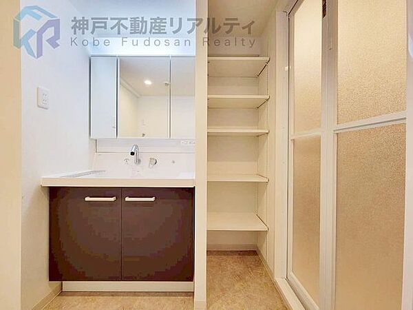 2026年1月リフォーム済で洗面化粧台新調♪収納スペースがあるので朝の身支度もスムーズに行えます♪