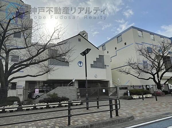 神戸市立兵庫中学校 徒歩10分。 760m