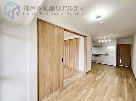 南向きにつき日当たり良好♪