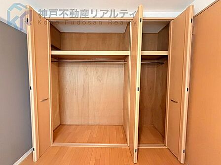 ・各居室収納スペースございます♪