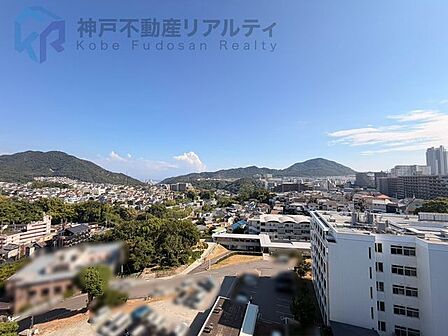 バルコニー―からは街並み戸緑が望めます♪