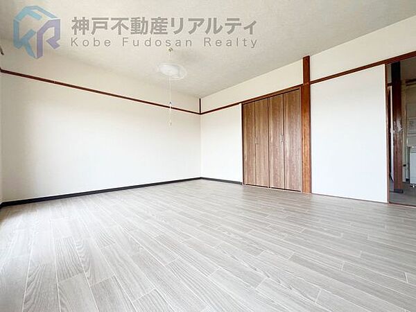 壁・天井・クロス・フローリング貼替済♪