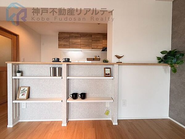 カップボード付きで収納場所が多くなる♪