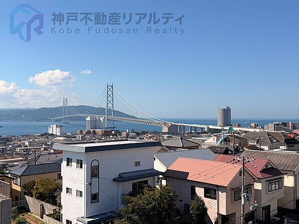 ◇バルコニーから明石海峡大橋が一望できます♪