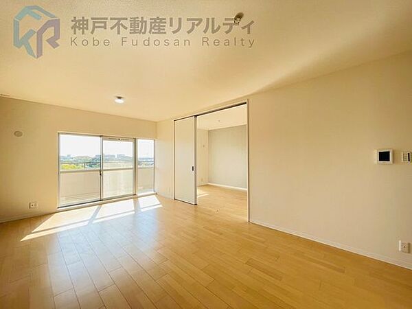 ◇南向きバルコニーで明るいリビング♪お洗濯物もよく乾きます♪