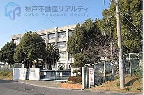 明石市立江井島中学校 徒歩14分。 1080m