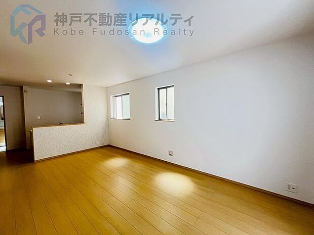 カウンターキッチン付き。調理の導線に配慮した使い勝手のよいレイアウトです。