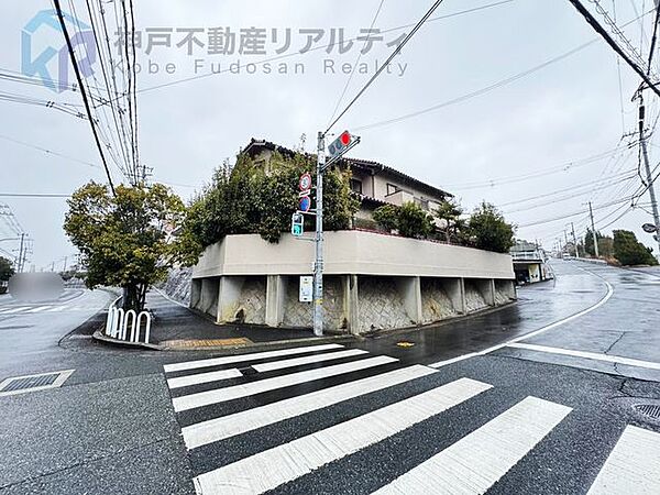 ◆三方向角地につき開放感があります♪