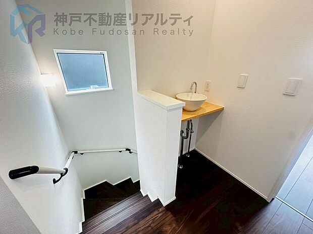 ◇2階部分には洗面コーナーつき♪