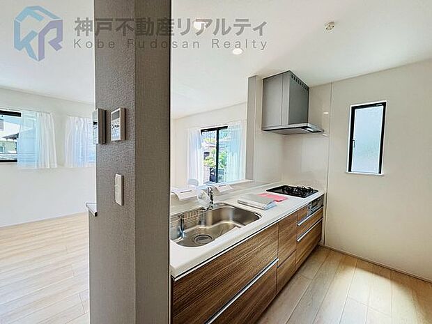 ◆お車2台駐車可能♪(車種制限あり)