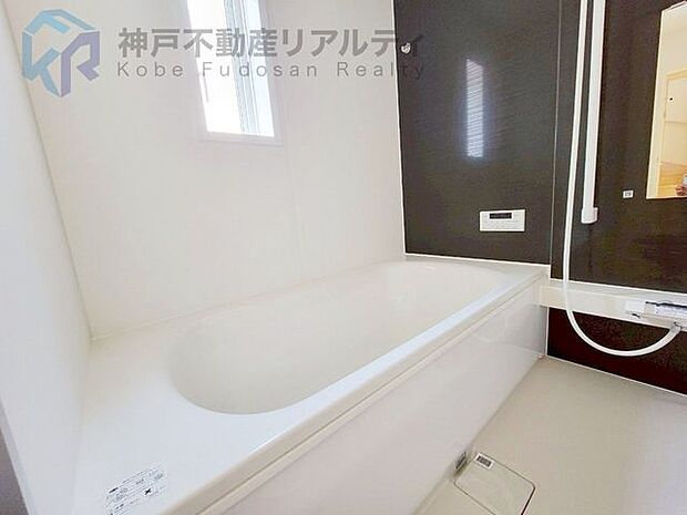 ・浴室に窓があるので換気しやすく、カビの心配がありません。