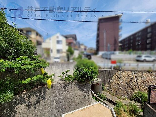 ・閑静な住宅地は、周囲の騒音も少なく、落ち着いた雰囲気です。