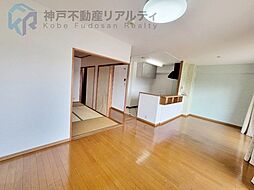 アルファステイツ朝霧丘 3LDKのリビング/ダイニング