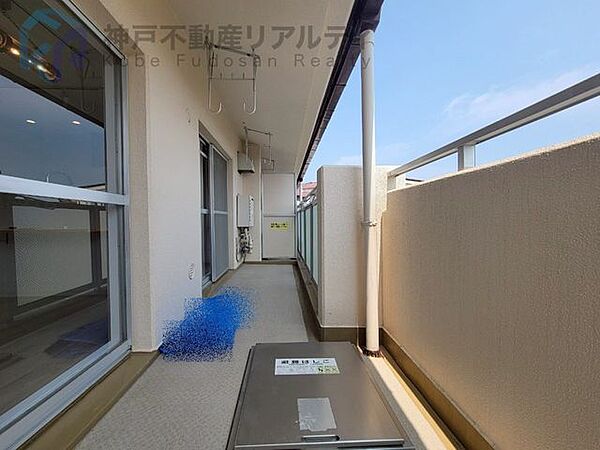 両面バルコニーにつき通風良好♪
