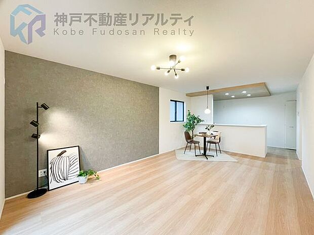 アクセントクロスがおしゃれなリビング♪