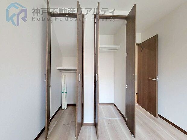 クローゼット3箇所あり。家族で暮らしている方や、ファッション好きな方にオススメです。