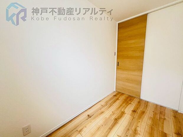 ◆使い方自由のサービスルーム付です。