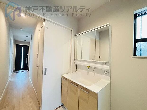 浴室に窓があるので換気しやすく、カビの心配がありません。