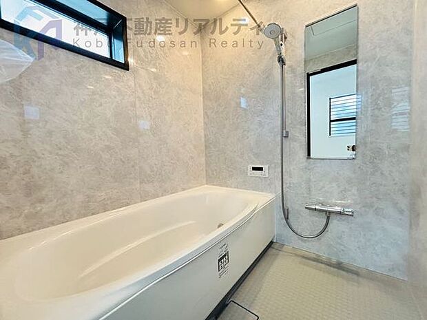 ・浴室乾燥機付きユニットバス♪雨の日のお洗濯にも役立ちます！