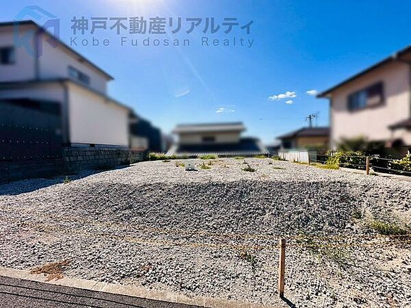 閑静な住宅地は、周囲の騒音も少なく、落ち着いた雰囲気です。