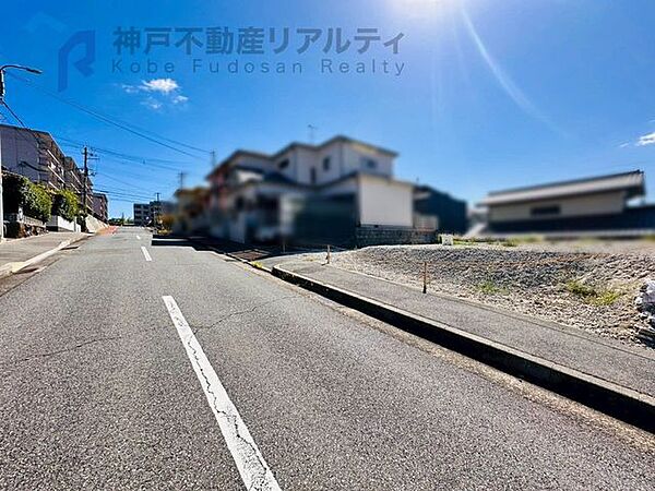 ・前面道路10ｍと広々しています♪
